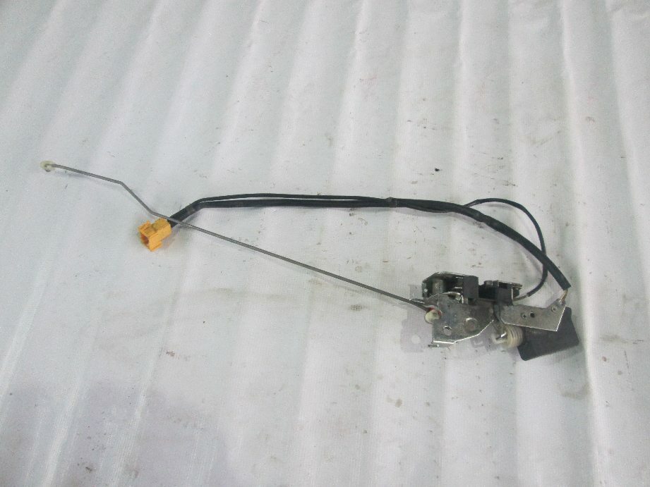 замок правой двери б/у - 1